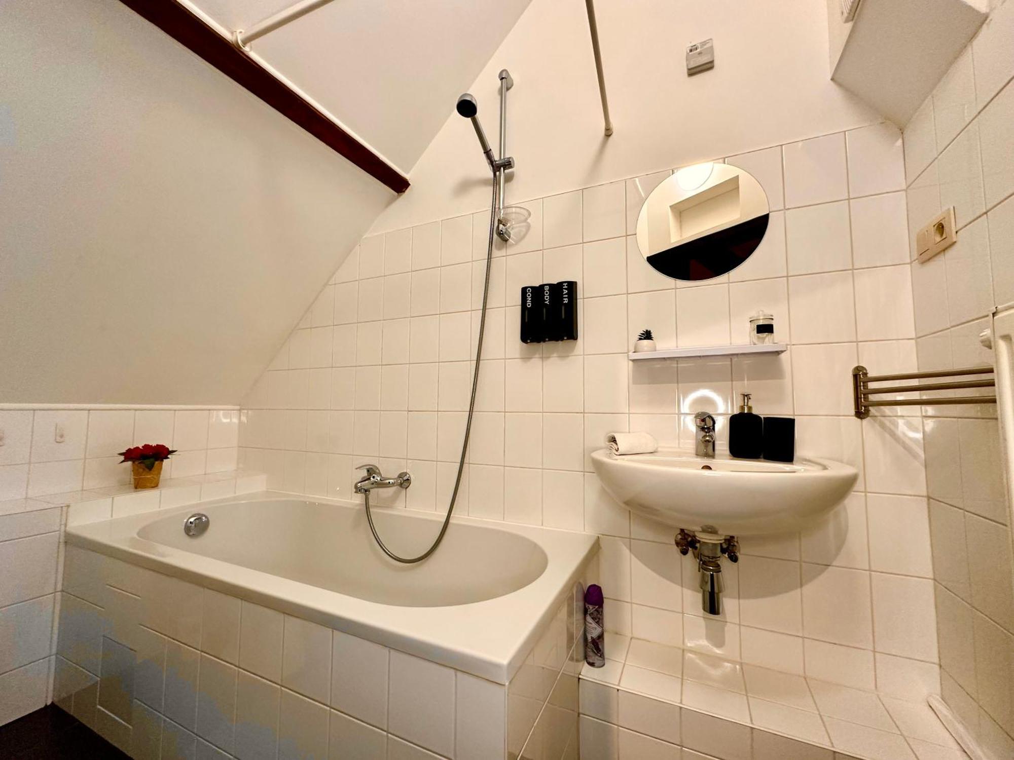 Luxury Suites Centrum By Rikas Hotels Антверпен Екстериор снимка