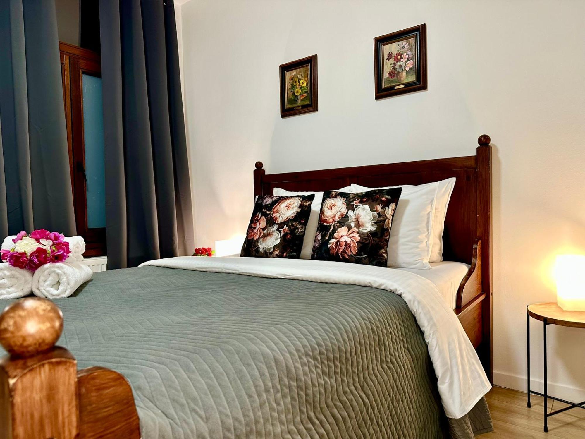 Luxury Suites Centrum By Rikas Hotels Антверпен Екстериор снимка