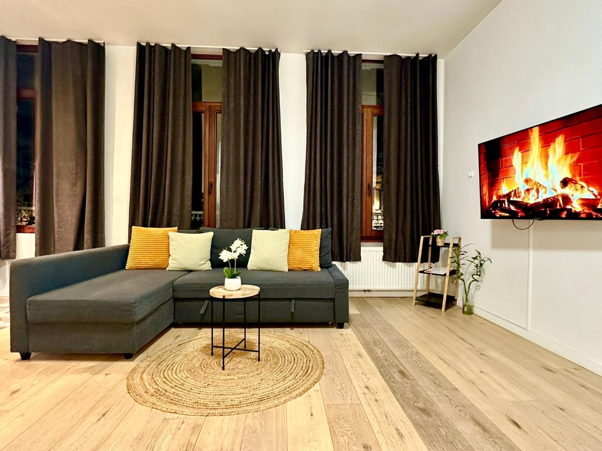 Luxury Suites Centrum By Rikas Hotels Антверпен Екстериор снимка